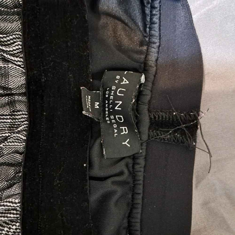 Laundry By Shelli Segal Black and Gray Plaid Midi Skirt - Picture 2 of 3